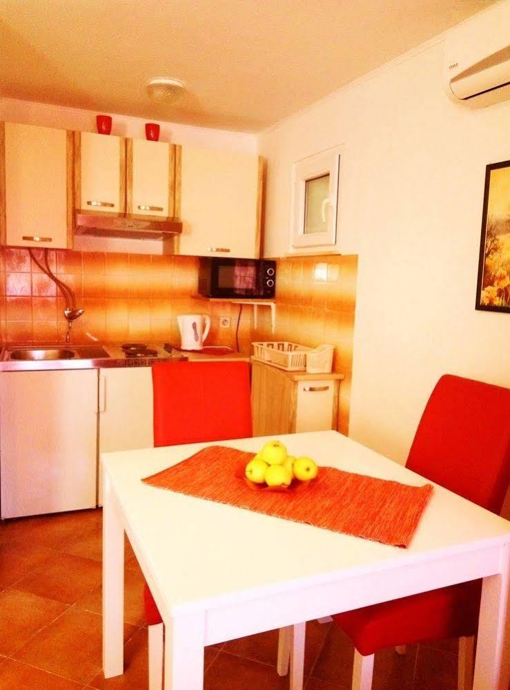 Guest House Kate 米利尼 外观 照片