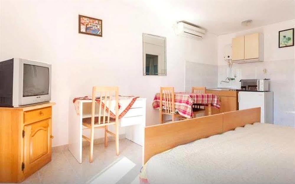 Guest House Kate 米利尼 外观 照片